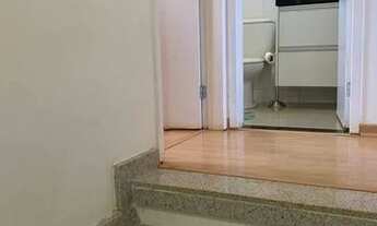 Imagem 7: Casa de esquina reformada no Evidence