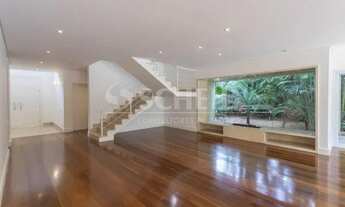 Imagem 7: Excelente casa com 4 dormitórios e quintal com piscina próximo á Avenida Roque Petroni