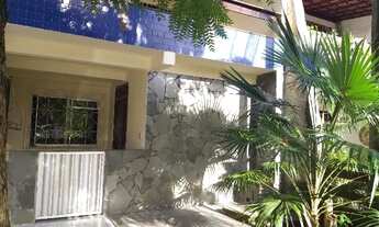 Imagem 4: Casa em Stella Maris, três quartos, dois banheiro uma suite, varandas