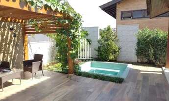 Imagem 2: Casa de 301m² com 3 quartos sendo 3 suites, 4 banheiros e 4 vagas em Alphaville, Residenci