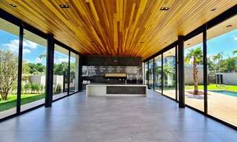 Imagem 2: Casa de condomínio térrea para venda possui 499 metros quadrados com 4 quartos