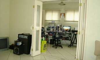 Imagem 6: *Sobrado com 02 dormitórios, 01 suíte, 03 banheiros e 02 vagas em 106m²!!*