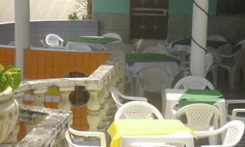 Imagem 5: Sobrado para venda possui 350 metros quadrados com 6 quartos em Farol - Maceió - AL