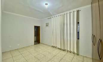 Imagem 6: Casa para aluguel possui 300 metros quadrados com 5 quartos, sendo dois no andar inferior