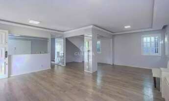 Imagem 2: Casa residencial de 3 dormitórios e 4 vagas no bairro Partenon!