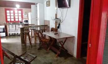 Imagem 6: Casa toda avarandada e amplo jardim