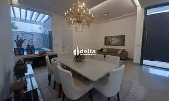 Imagem 2: Casa no condomínio Jardins Barcelona disponível para venda em Uberlândia-MG