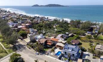 Imagem 4: Maravilhosa Casa Indicidual ao lado do mar na Praia do Campeche, financiavel