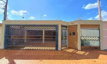 Imagem: Casa com 3 Dormitórios Sendo 1 Suite com