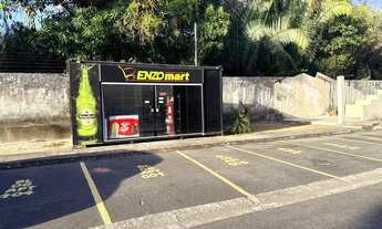 Imagem 6: Vendo Mali Turu em frente a selfit