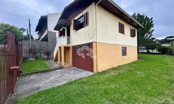 Imagem: Casa de dois pisos no Bairro São Francisco