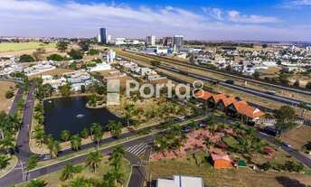 Imagem 7: Terreno de 360 m² no Condomínio Village La Montagne, Localização Privilegiada e Lazer Comp