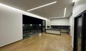 Imagem 5: Casa de condomínio para venda tem 244 metros quadrados com 3 quartos