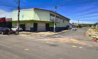 Imagem 2: Galpão bem localizado, grande movimentação social/trânsito de carros, 490 m². Setor Colina