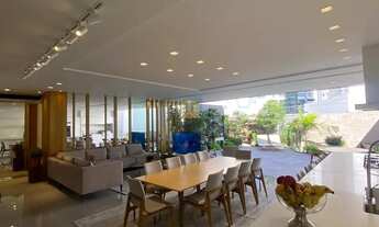 Imagem 2: Casa à venda em Balneário Camboriú-SC, Centro: 3 suítes e 7 vagas de garagem, 470m²