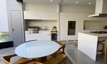 Imagem 7: Casa à venda em Balneário Camboriú-SC, Centro: 3 suítes e 7 vagas de garagem, 470m²