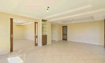 Imagem 5: Imóvel para venda possui 197 metros quadrados com 3 quartos em Mont Serrat - Porto Alegre