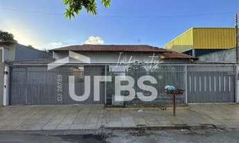 Imagem 5: CASA GRANDE, 3 QUARTOS, UM SUÍTE, DOIS BANHEIROS SOCIAIS, SEIS GARAGENS COBERTAS, DUAS VAG