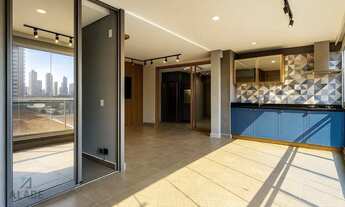 Imagem 3: Apartamento no Itaim Bibi, com 3 dormitórios sendo 2 suítes, 3 banheiros, 2 vagas de garag