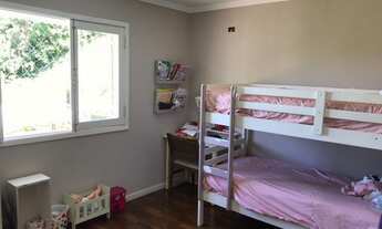 Imagem 2: Casa para venda tem 319 metros quadrados com 4 quartos na Granja Viana. Km 29 da Raposo Ta