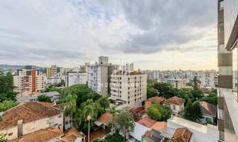 Imagem 4: Apartamento para venda possui 135 metros quadrados com 3 quartos em Petrópolis - Porto Ale