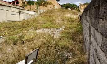 Imagem 2: Oportunidade-Lote murado na rua Berlin, do lado cima da rua- área 360Mts quadr. 140 Mil