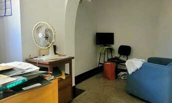 Imagem 6: Imóvel comercial para venda tem 230 metros quadrados com 5 quartos