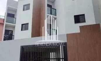 Imagem 2: Apartamento sem condomínio com 2 quintais, 2 dormitórios e 1 vaga de garagem na Vila Helen