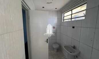 Imagem 6: Imóvel tem: 3 andares, sendo: Térreo: 2 salas, cozinha, 2 lavabos, quintal e lavanderia 2º