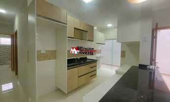 Imagem: Casa nova em bairro nobre com piscina na