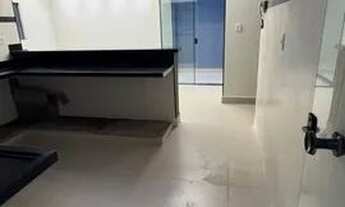 Imagem 2: Casa para Venda em Uberlândia, Jardim Europa, 3 dormitórios, 1 suíte, 1 banheiro, 3 vagas