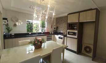 Imagem 5: ALUGA-SE ANUAL LINDÍSSIMO TRIPLEX MOBILIADO NO CENTRO DE BALNEÁRIO CAMBORIÚ/SC