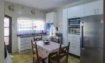 Imagem 6: Casa à venda com 250m², 3 quartos e 8 vagas