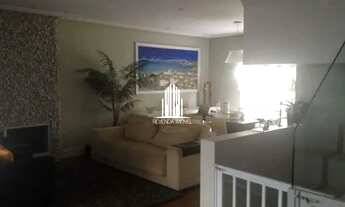 Imagem 6: Tríplex no condomínio externo Vitória Régia. São 240m² com 4 dormitórios, 6 banheiros e 3