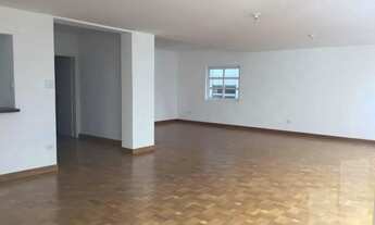 Imagem 2: Apartamento espaçoso, todo reformado, em ótima localização. Oportunidade!