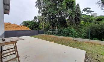 Imagem 3: Galpão industrial com pé-direito alto disponível para locação no bairro Velha Central Blu