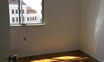 Imagem 6: Salão, 3 quartos, cozinha, dependências completas de empregada, 01 vaga de garagem, apto