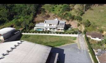 Imagem: Casa a venda com galpão e um enorme terreno