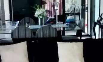 Imagem: /Casa no Parque das Laranjeiras com piscina