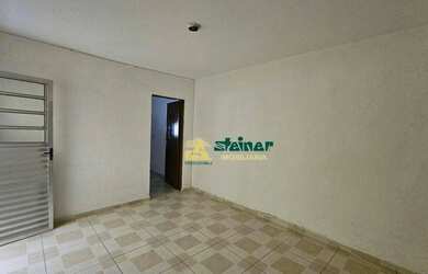 Imagem 7: Casa com 2 dormitórios, 1 na casa principal e 1 na parte de cima clm banheiro, para alugar