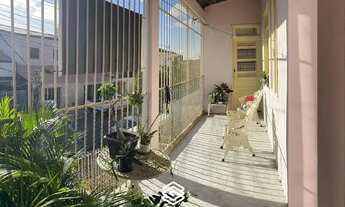 Imagem: Casa à venda em rua pública