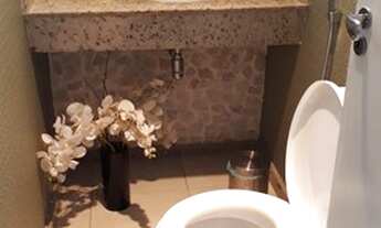 Imagem 7: Casa de condomínio para venda tem 200 metros quadrados com 4 quartos