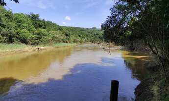 Imagem 3: Sitio em Itaguara MG casa boa ótima localização com rio para nos fundos
