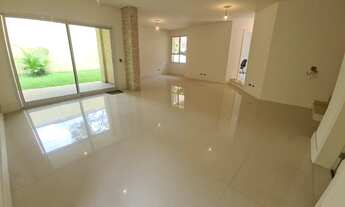 Imagem 2: Casa de condomínio para venda tem 240 metros quadrados com 4 quartos