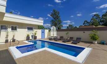 Imagem 4: Casa Tamboré 1 com 4 suítes sendo 1 com closet, 8 vagas, área gourmet nova e totalmente eq