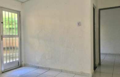 Imagem 4: Casa para Locação em Rio de Janeiro, Campo Grande, 1 dormitório, 1 banheiro