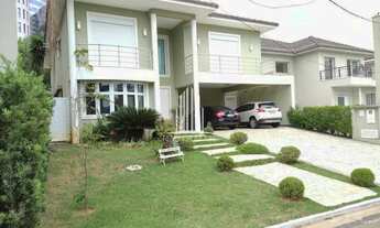 Imagem 3: Casa de 365m² com 4 quartos sendo 2 suítes, 4 banheiros e 4 vagas de garage em Barueri, A