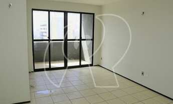 Imagem 6: Ótima localização, 03 quartos (Sendo 02 suítes com armários e 01 dormitório), varanda na s