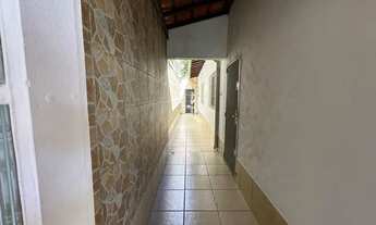 Imagem 2: Casa com 2 dormitórios no centro do Caiçara