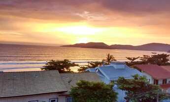 Imagem 1: Cobertura Frente Mar, de Esquina, Pé na Areia C/330 Metros Quad, Perequê , Porto Belo-SC